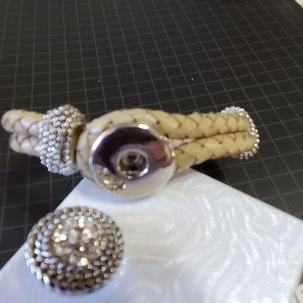 Ginger Snap/Interchangeable Button Snap Leather N… - image 3